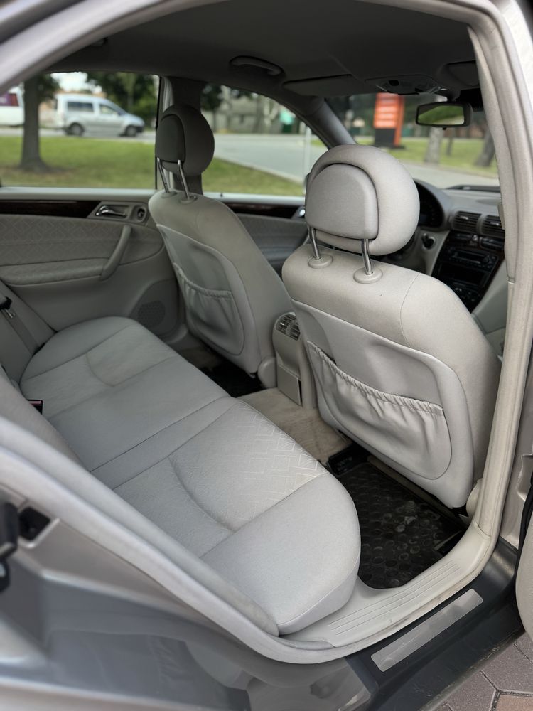 Продам Mercedes-Benz C-Class свіжо пригнаний