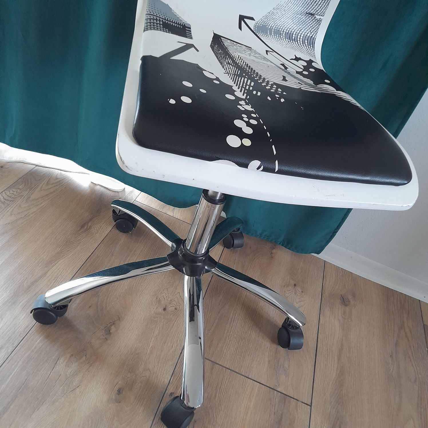 Krzesło obrotowe- do biurka