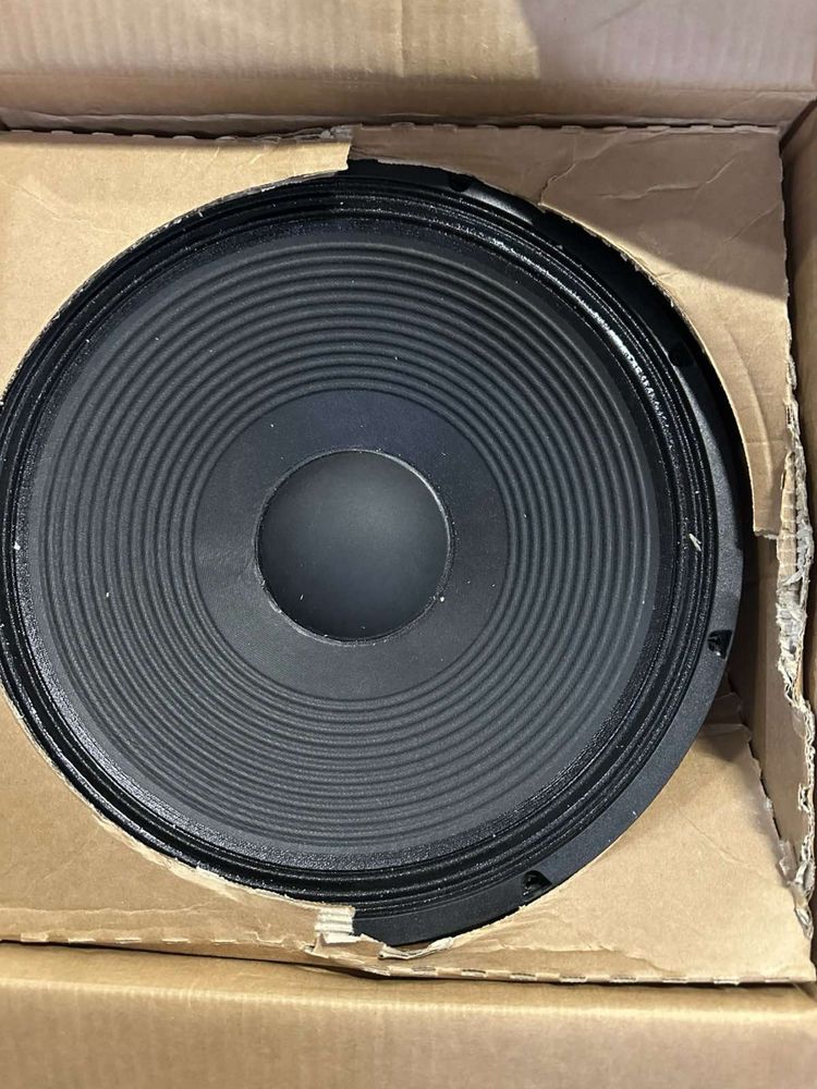 Новий динамік 18Sound 15LW1401