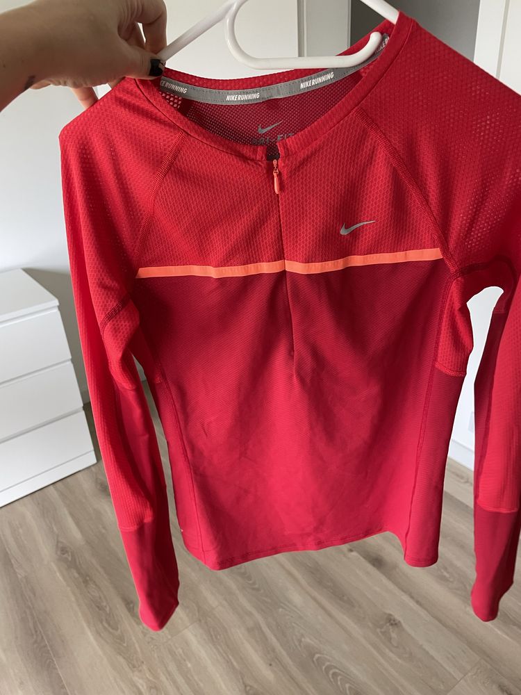 Bluzka sporowa nike  z dlugim rekawem rozm xs