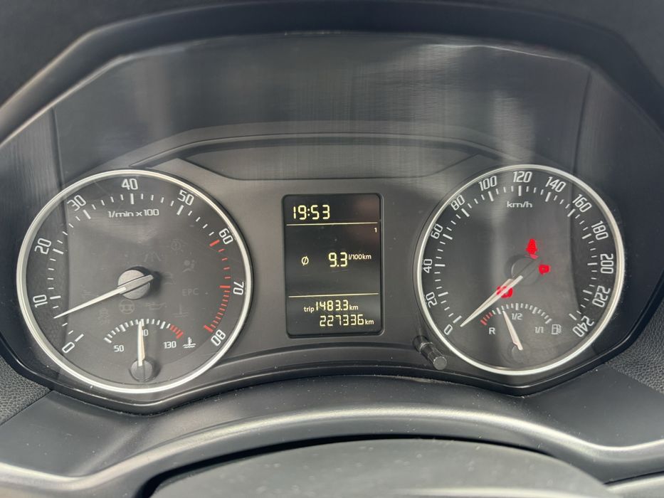 Продам Шкоду Октавію 2010 рік 1.4 бендзин