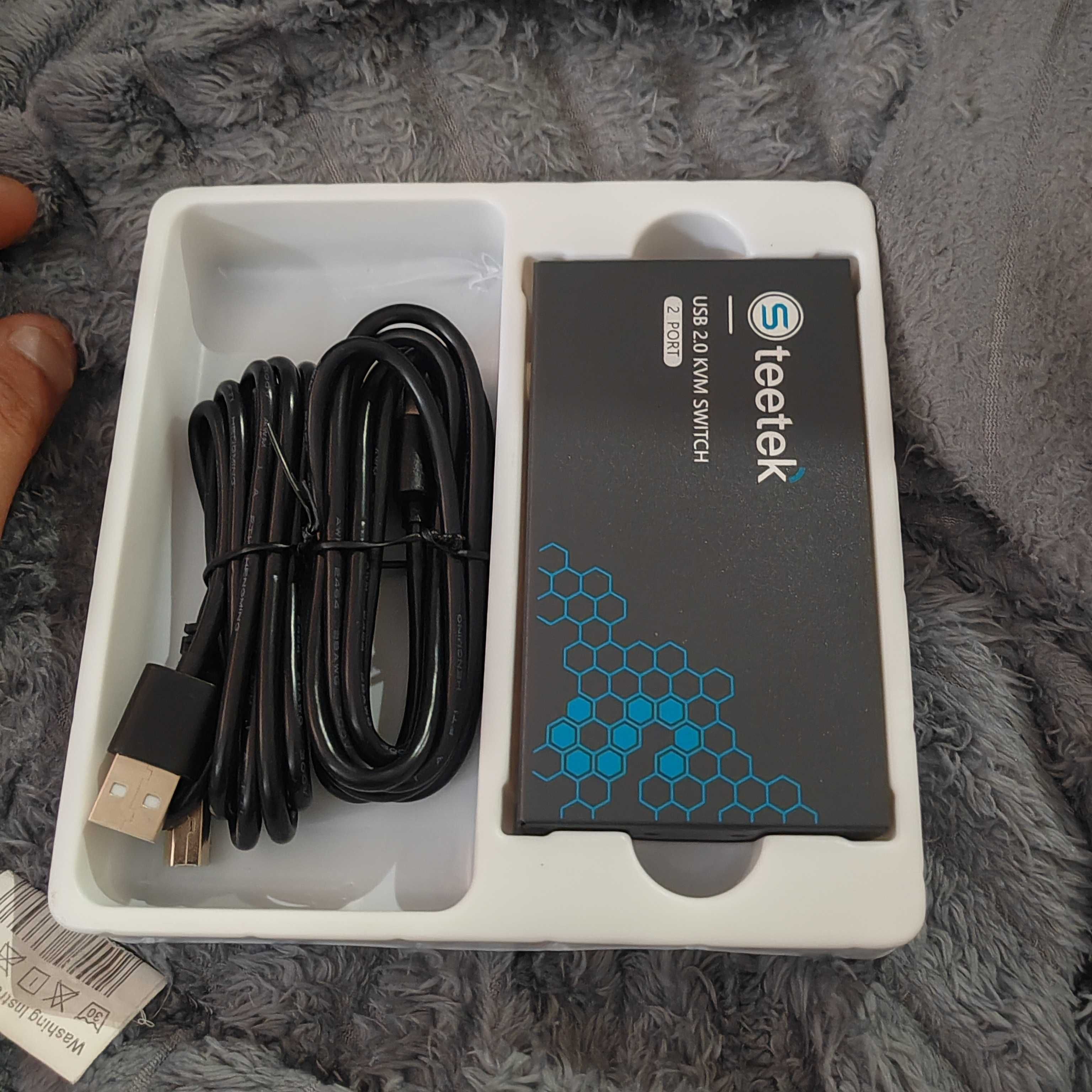 USB KVM SWITCH 2in 1out sprzedam nowe urządzenie