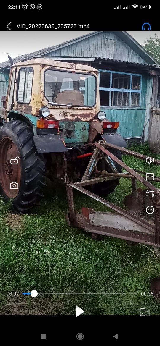 Юмз 6 був екскаватором  з плугом на повному ходу після капремонту