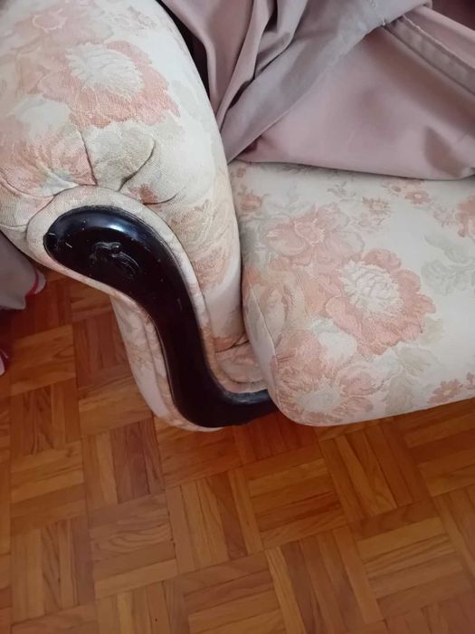 Sofá cama e poltronas (pode ser vendido em separado)