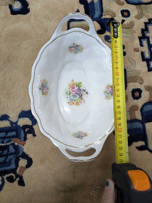 Conjunto de 23 peças de porcelanas encarnaçao