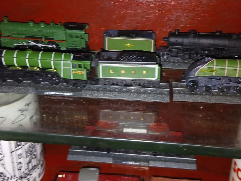 Coleção 30 comboios Locomotiva por  160 €
