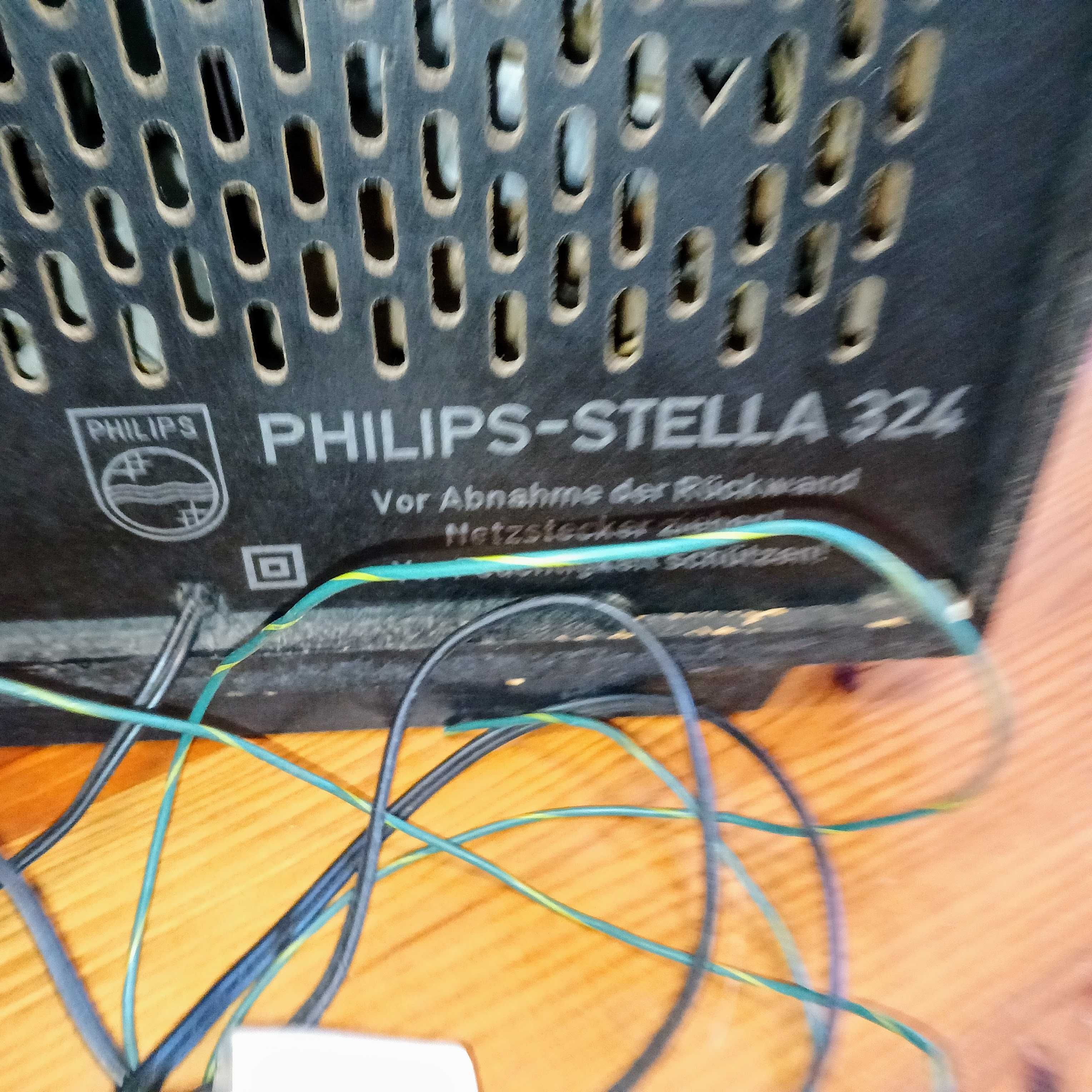 Rádio antigo Philips, Stella 324