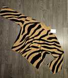 Sweter zebra z chokerem odkryte ramię Varlesca
