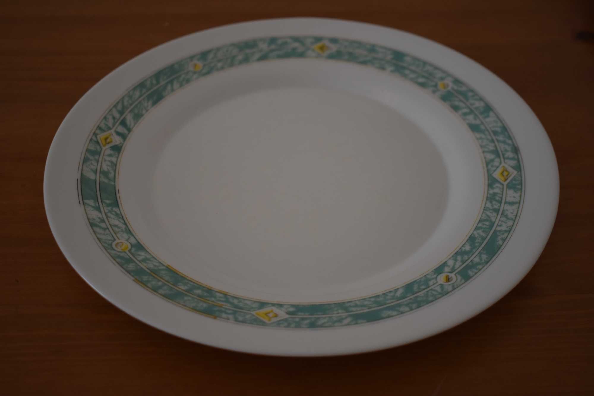 Conjunto de pratos