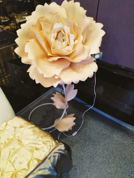 Напольная лампа из изолона