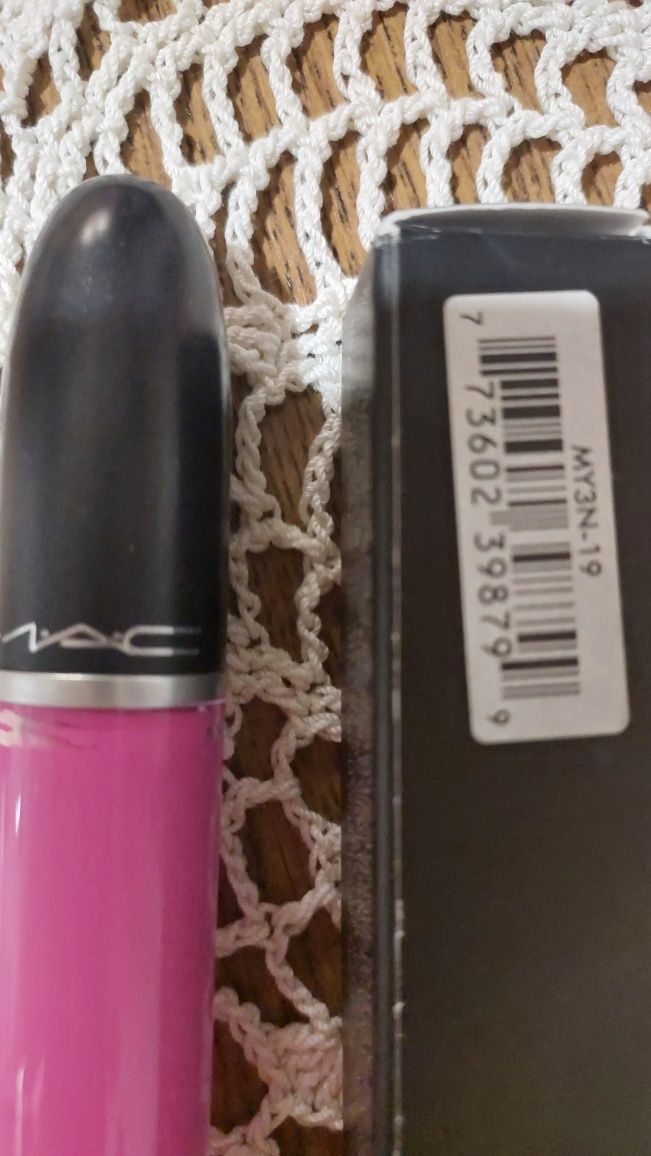 Szminka MAC cosmetics Retro Matte różowa matowa 336 fuchsia flicker