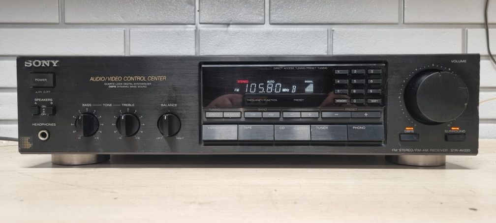Amplituner stereo SONY STR-AV220.