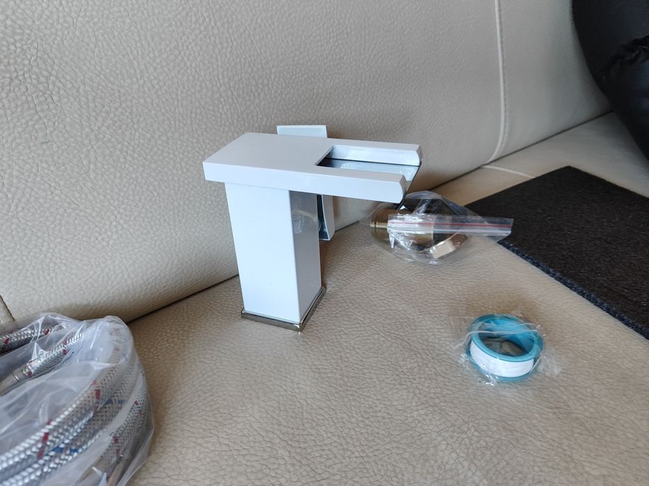 Świecąca bateria biala mosiądz