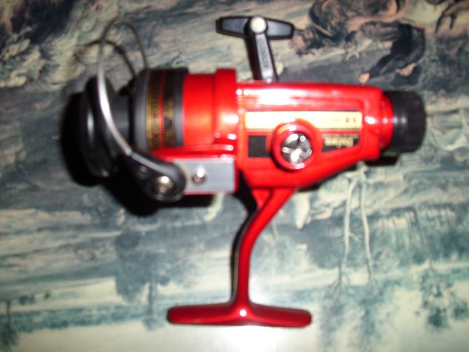 vendo 8 carretos de pesca novos em caixa por 20 euros cada