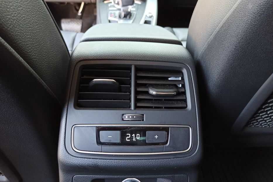 Продам Audi A4 Premium S-Line 2018 года