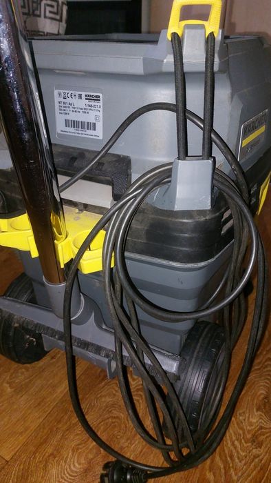 Ппрофесійний пилосмокт керхер nt30/1 ap l