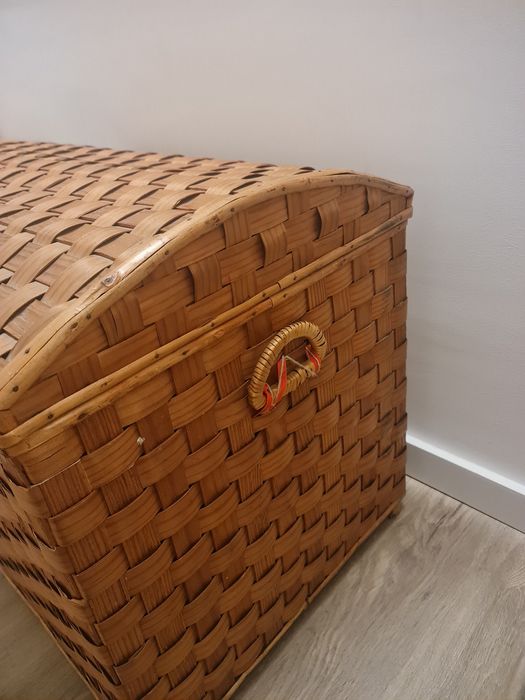 Baú antigo em madeira