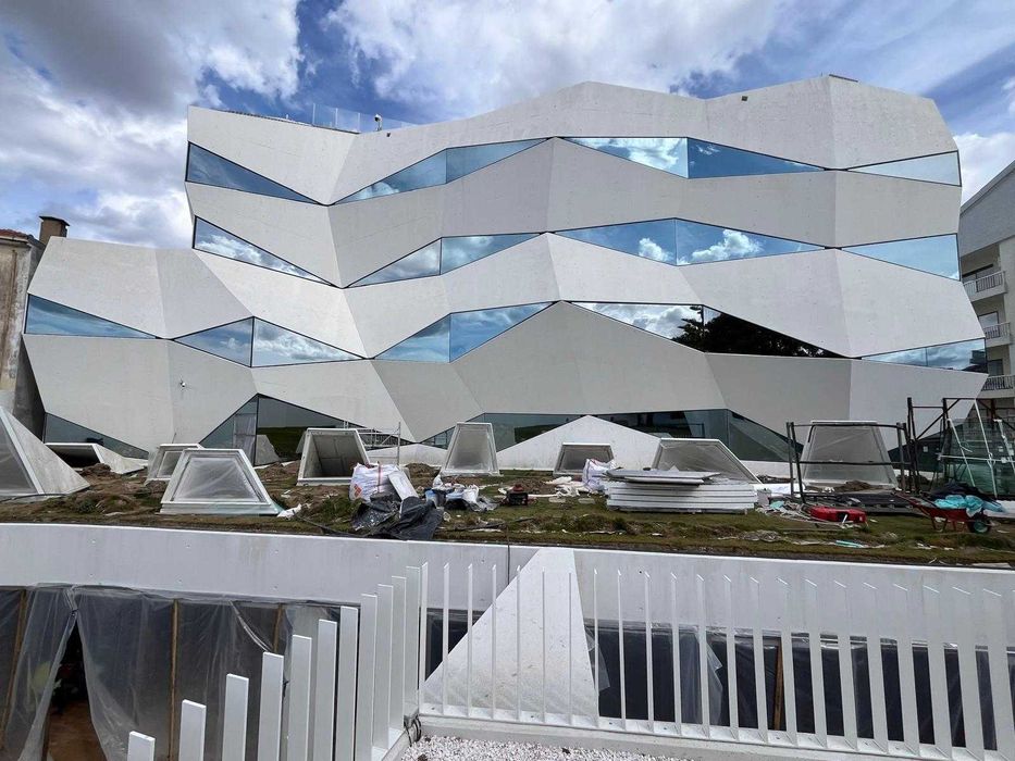 Serviços de pinturas, reparações, aplicação de pladur, pedreiro