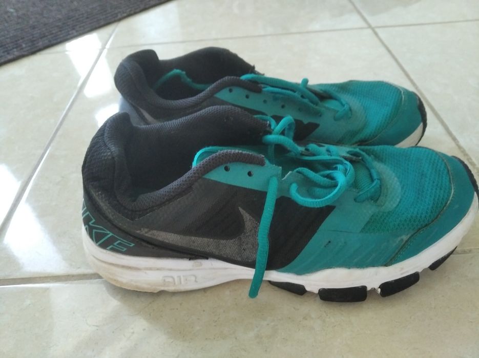 кросівки NIKE 42