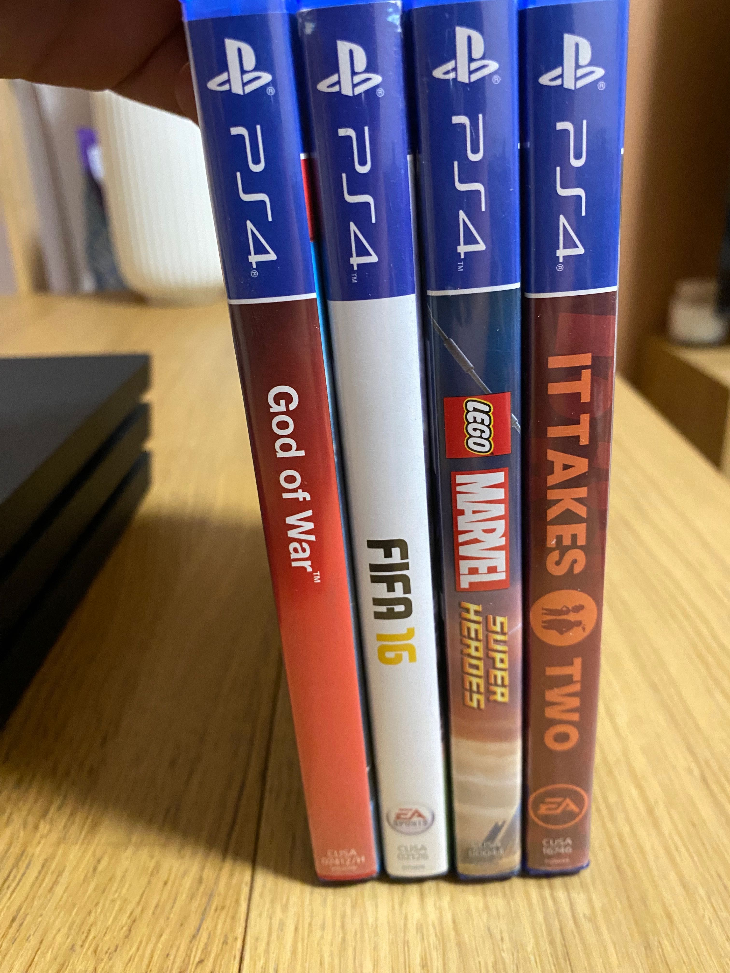 PS4 Pro 1TB z dyskiem SSD + 4 gry + pad + komplet okablowania