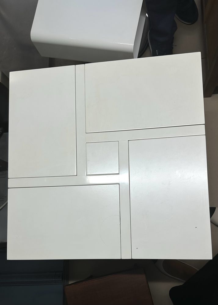 Mesa de apoio lacada