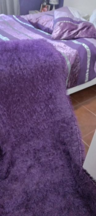 Vendo em bom estado conjunto colcha cama de casal 2 almofadas e carpet