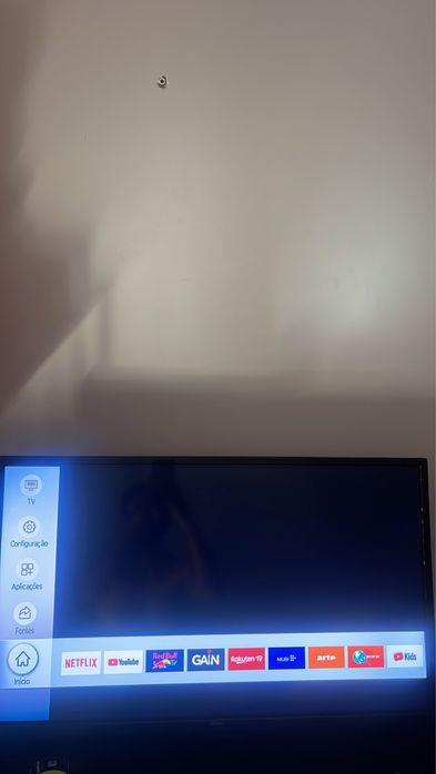Smart tv qilive 32 polegadas  nova