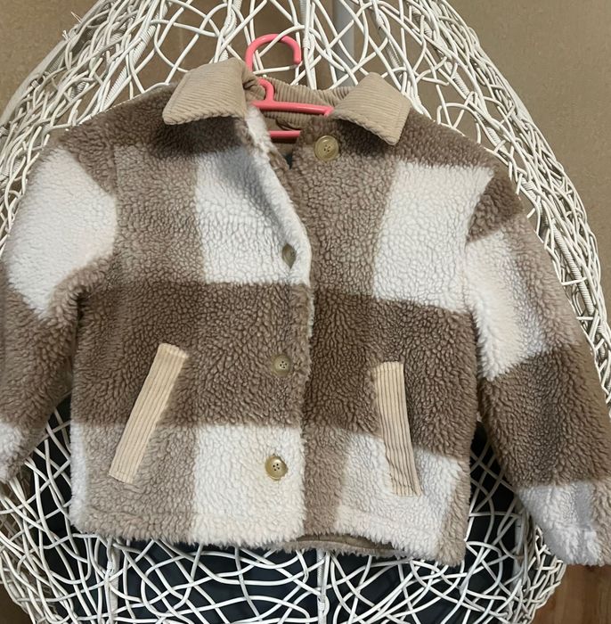 Пальто ,Zara  110 см . Як нове.