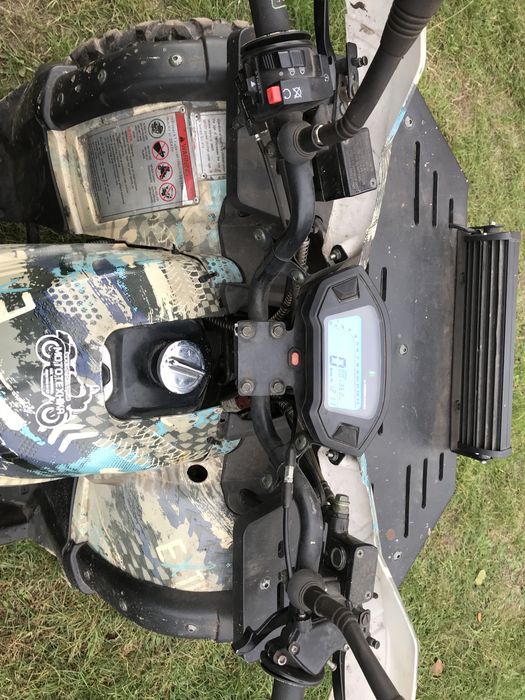 Продам квадроцикл Хамер 250кубів