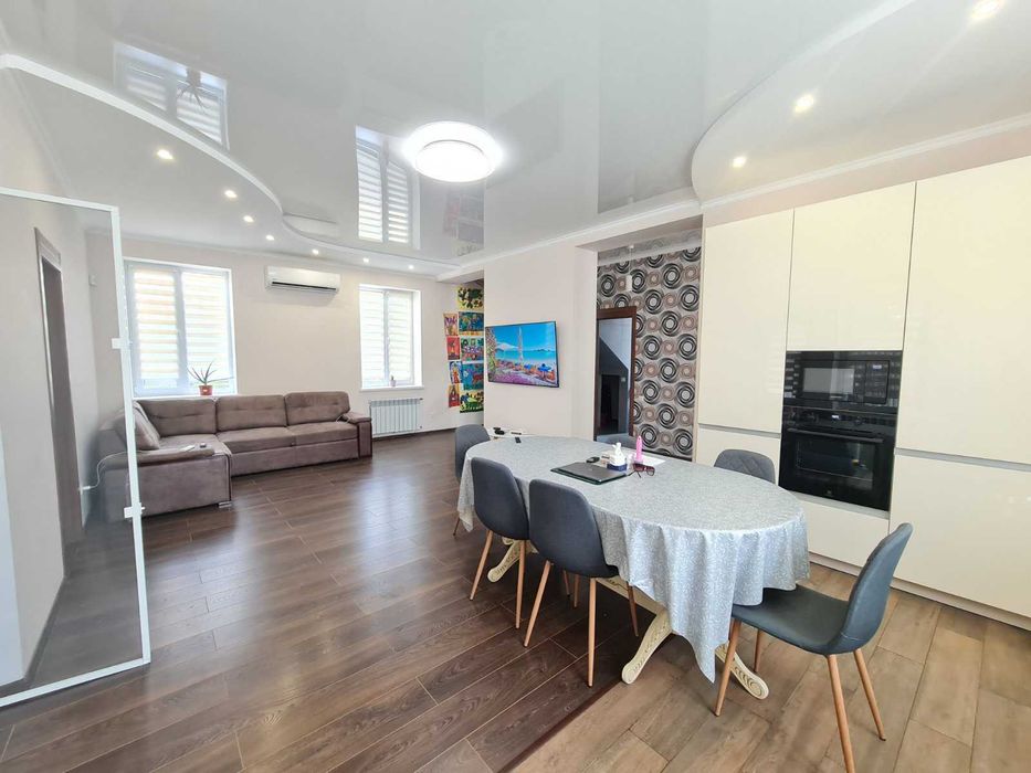 Добротный хозяйский дом на 6 сотках