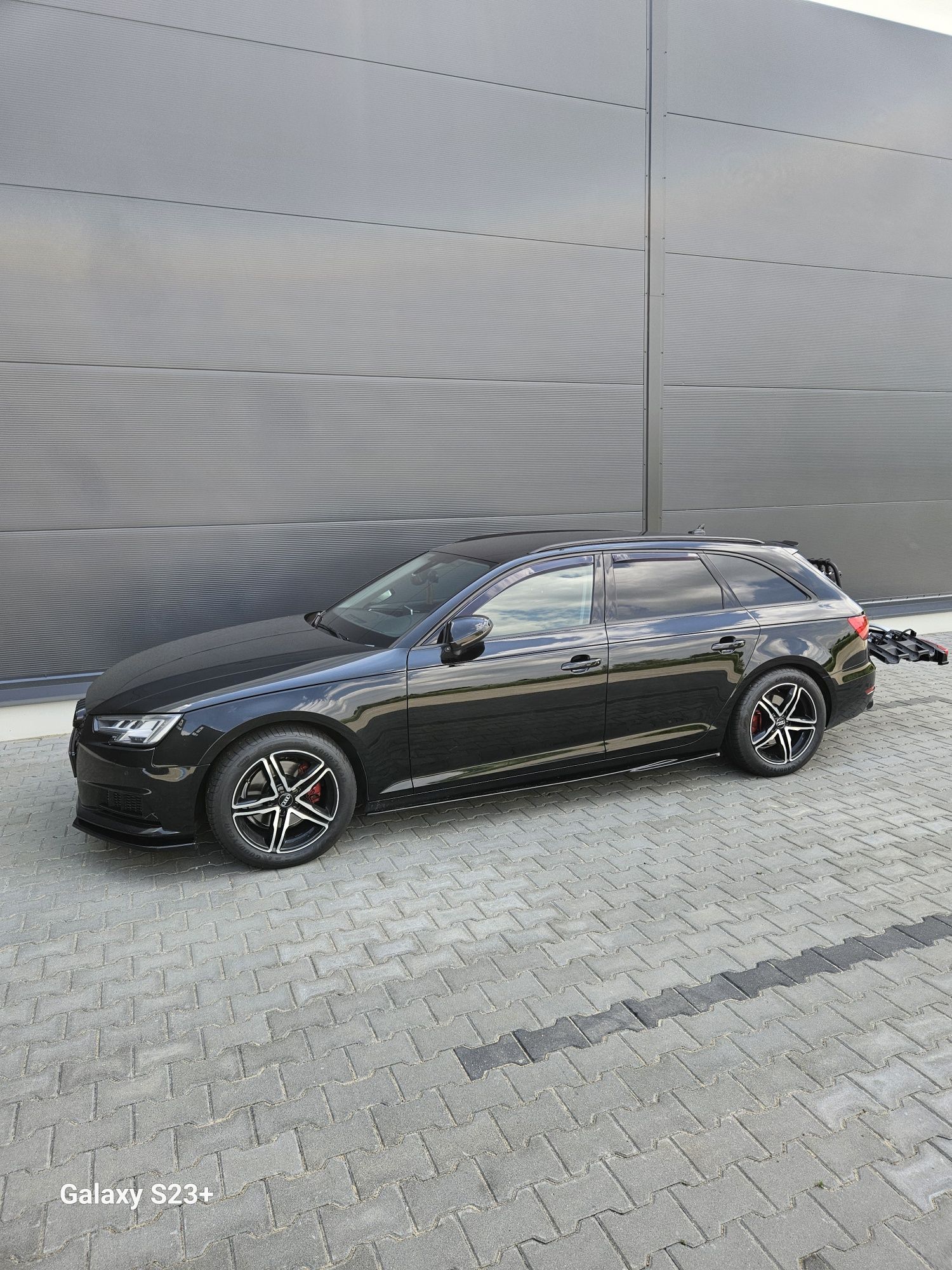 Audi a4 b9 2016 avant. Matrix
