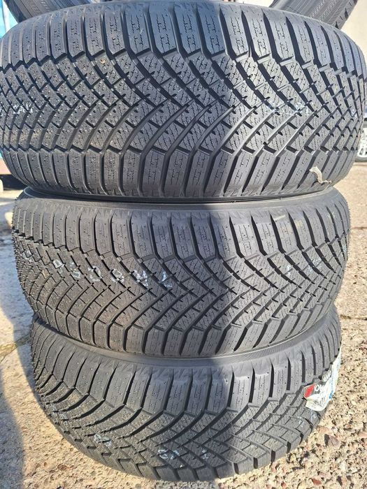 LU - Nowa Opona Zimowa 225/55R17 101V Yokohama BluEarth Winter V906