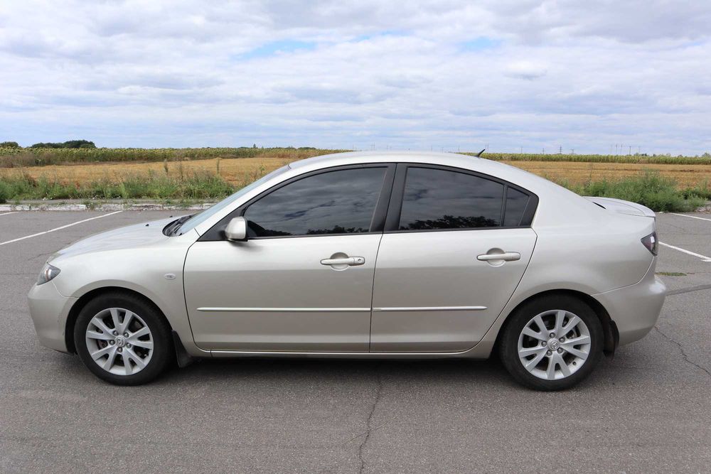 Mazda 3 2007 • 2.0 бензин • без вкладень • доглянута