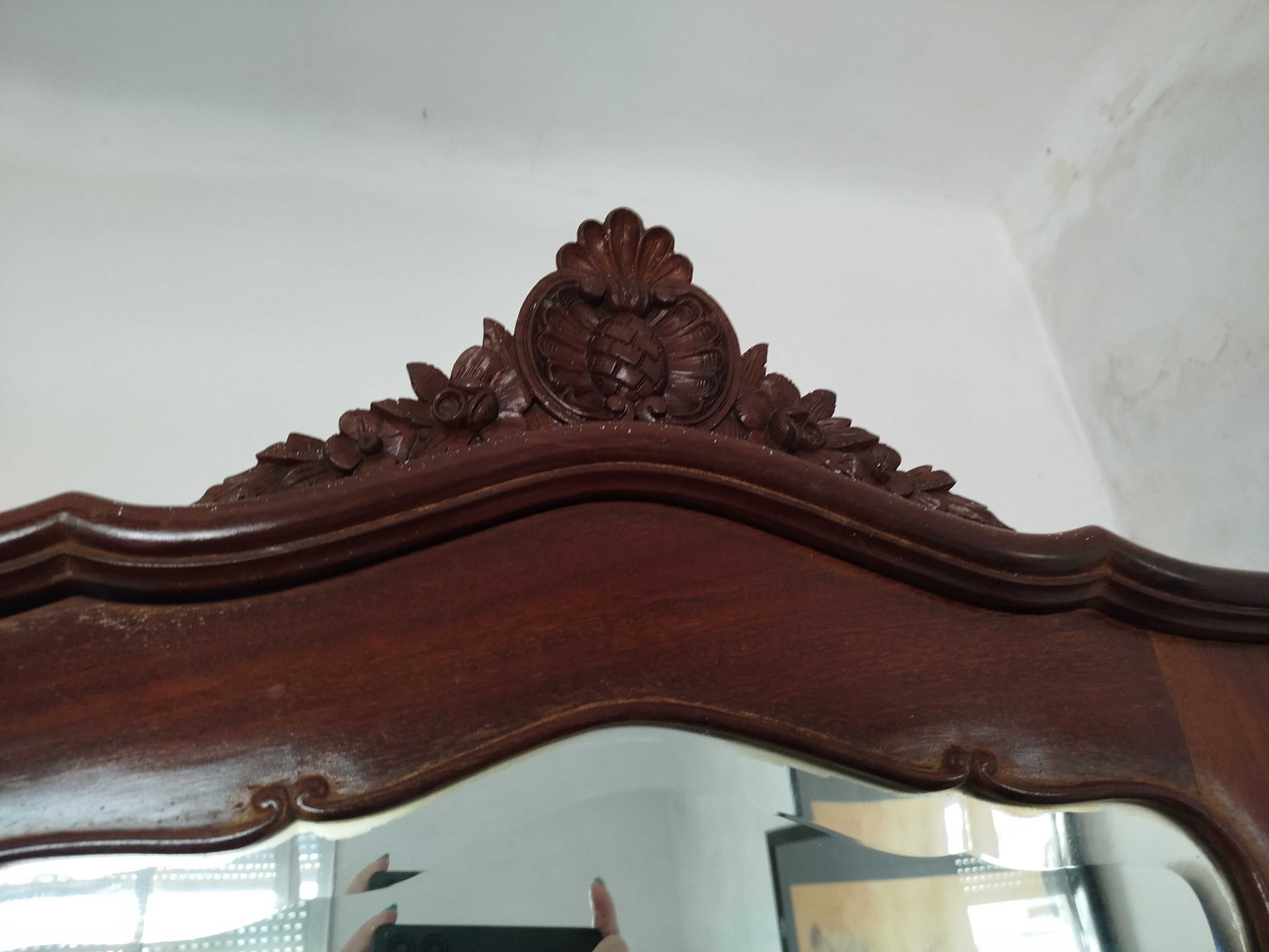 Guarda vestidos em madeira maciça e cor castanho