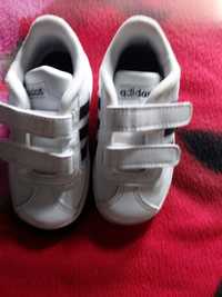 Sapatilhas unissex adidas , tamanho 22