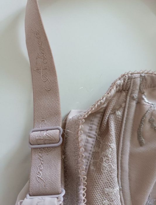 M&S шикарный бюстгальтер 95-40DD минимизер.