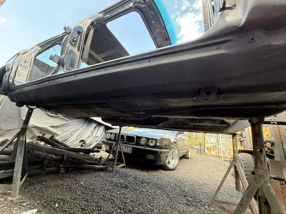KAROSERIA BMW E32 750IL po renowacji 1993r