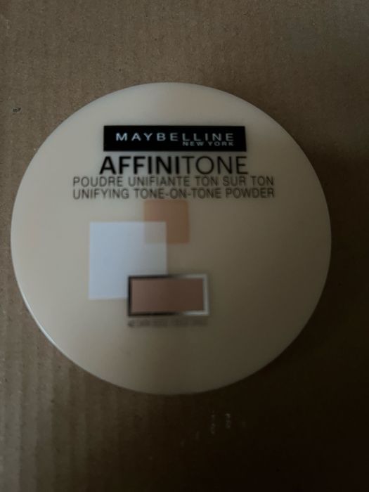 Maybelline affinitone col 24, 03