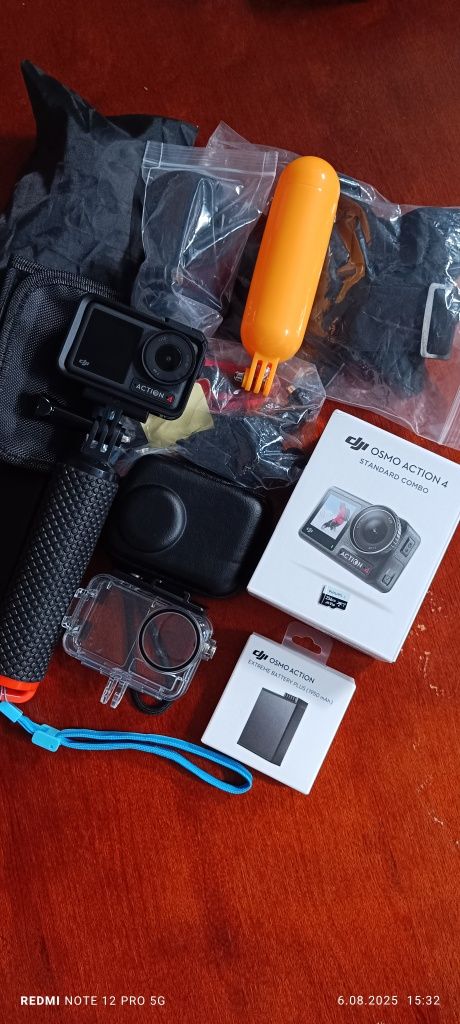 DJI Osmo Action 4, dodatkowa bateria, akcesoria.