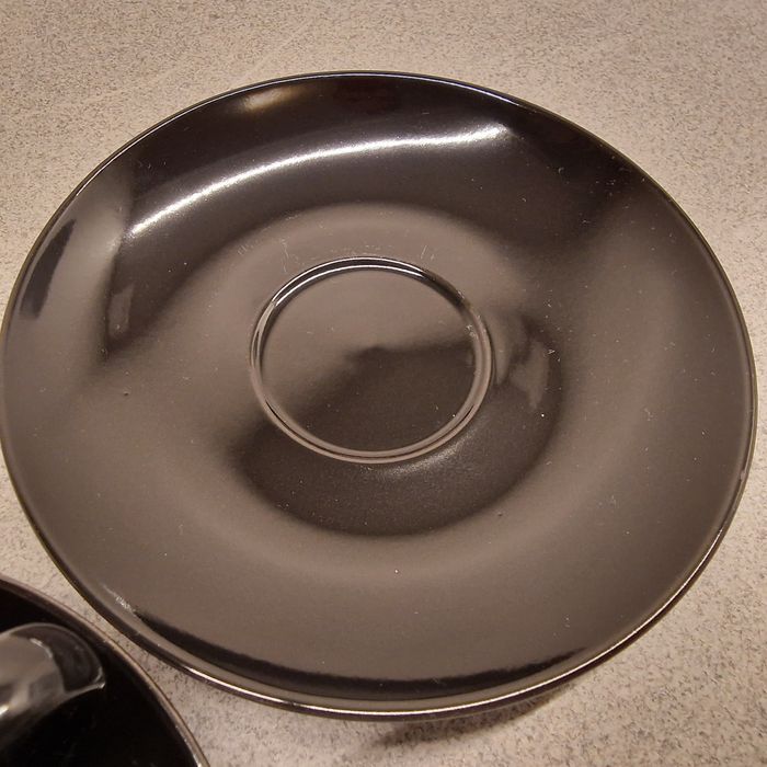 Dwie filiżanki ceramiczne do kawy - czarne, nowe