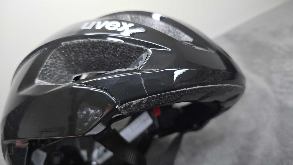 Lekki Kask rowerowy UVEX RISE all black rozmiar 52-56cm