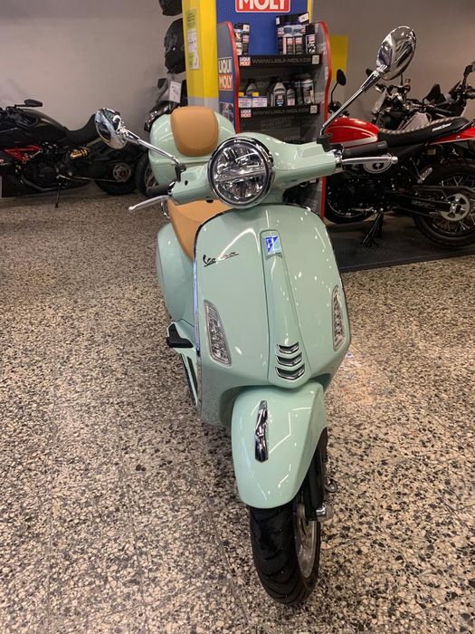 Vespa 125 Primavera Como Nova, com Top Case Vespa, Apenas 528 Kms