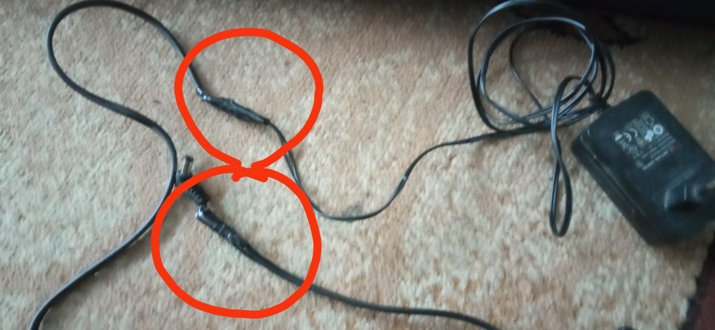 Soumbar głosnik pod tv
