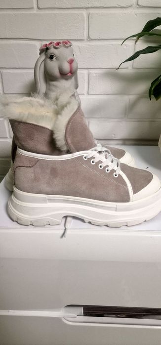 Натуральні замшеві черевики