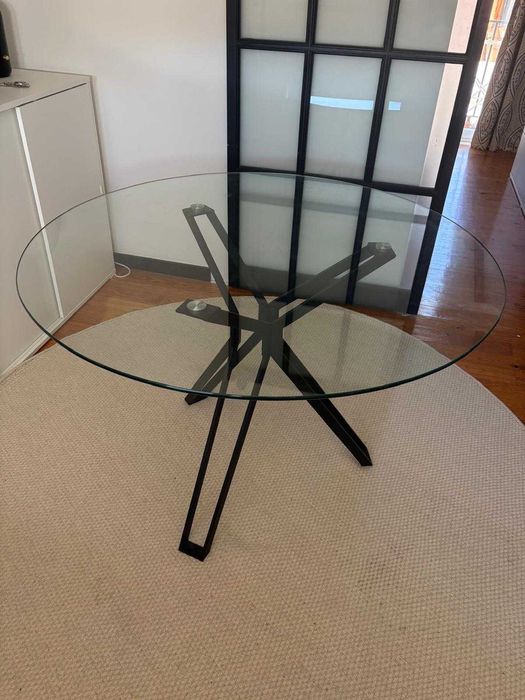 Mesa redonda vidro transparente 110cm, pernas de mesa preto