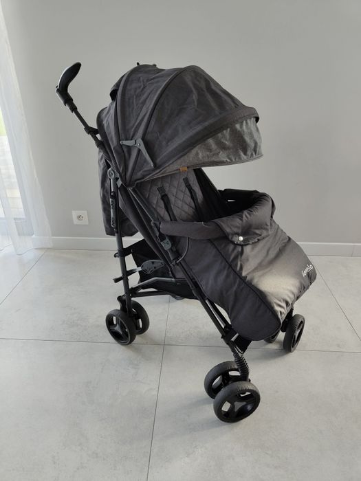 Wózek spacerowy typu parasolka Lionelo - lekki, składany