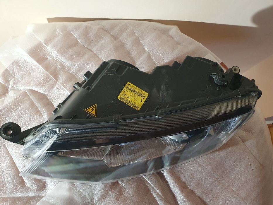 Lampa xenon lewa prawa Skoda Octavia III Europa skrętna