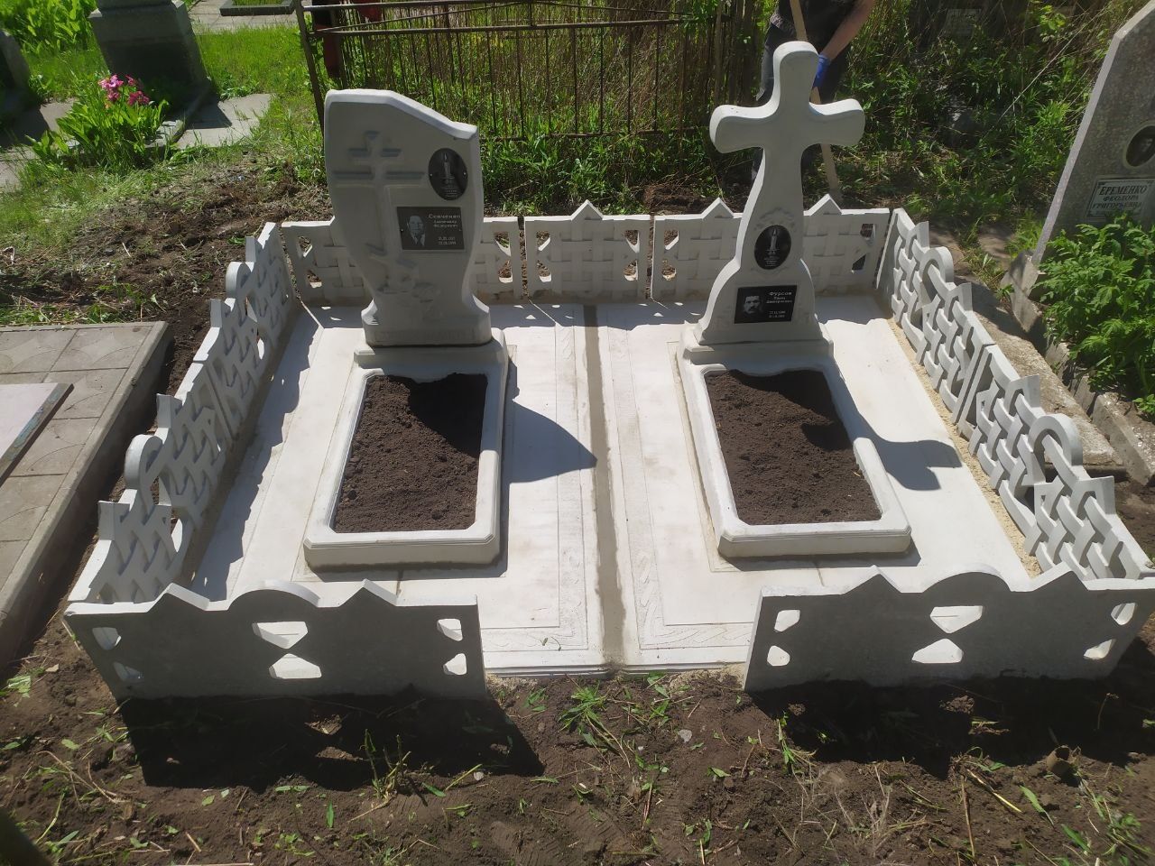 Памятники, благоустройство могил под ключ Днепр