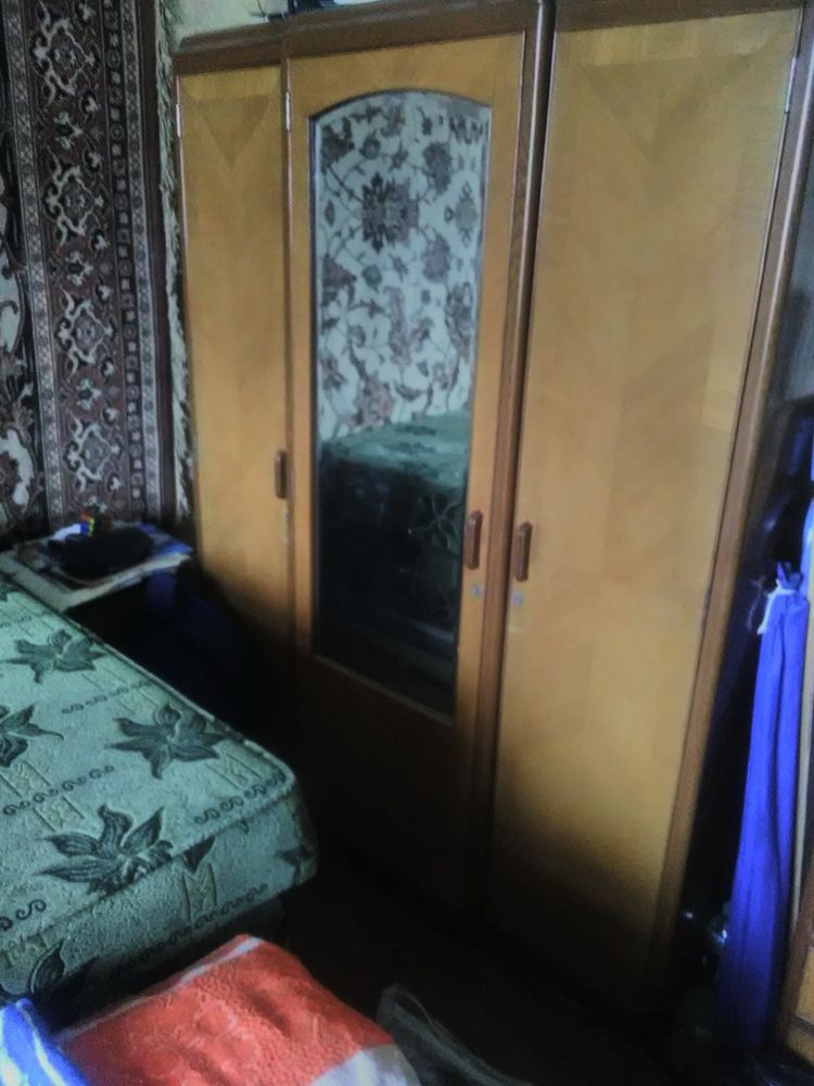 Шкаф  бесплатно