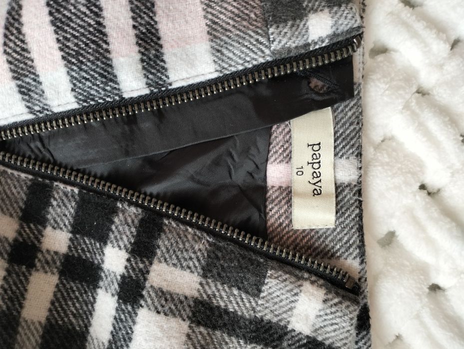 Тепла жіноча спідниця